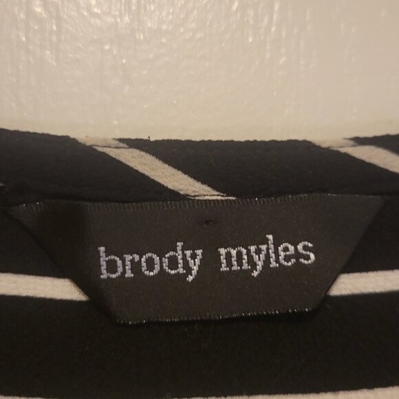#044 Brody Myles - Picture 2 of 3